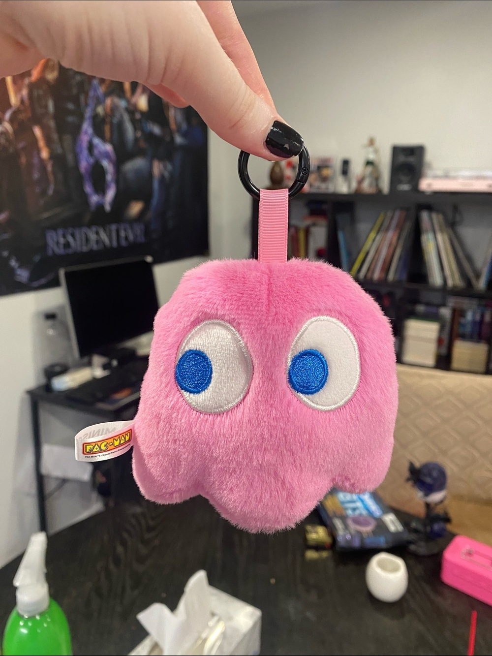 Miniso pinky pac man keychain
